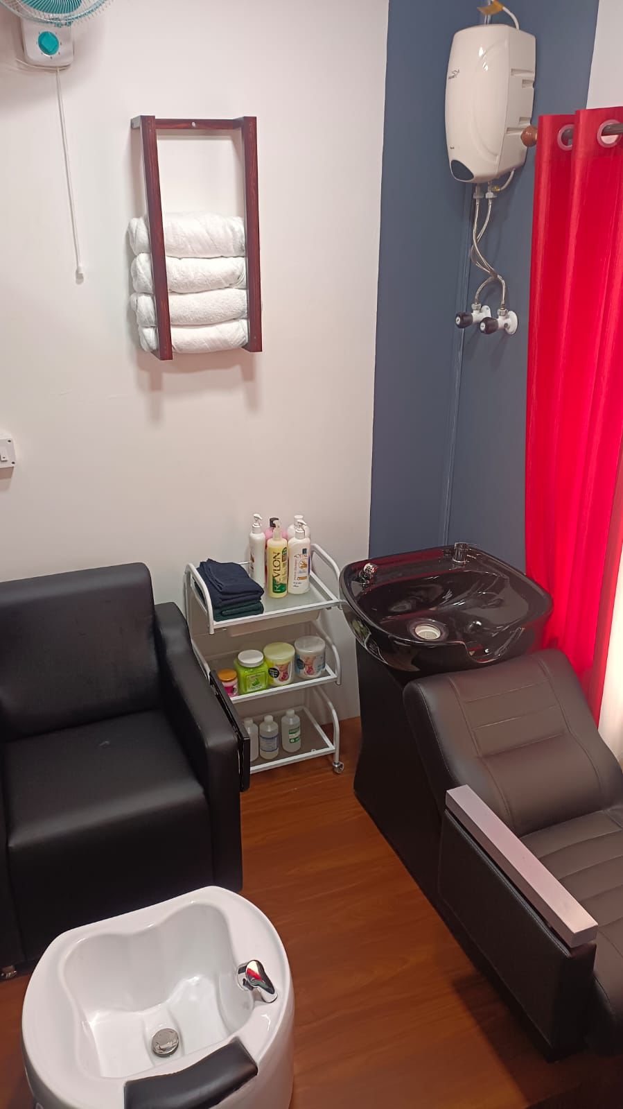 Hair wash station at Dreamshell Beauty Parlour